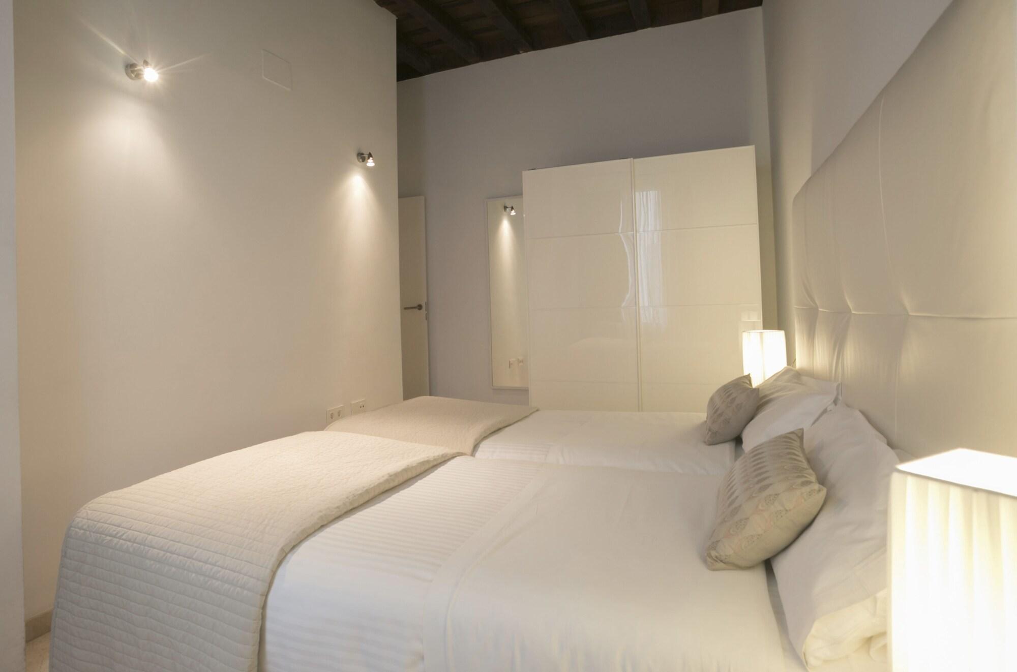Elvira Apartahotel 3*
