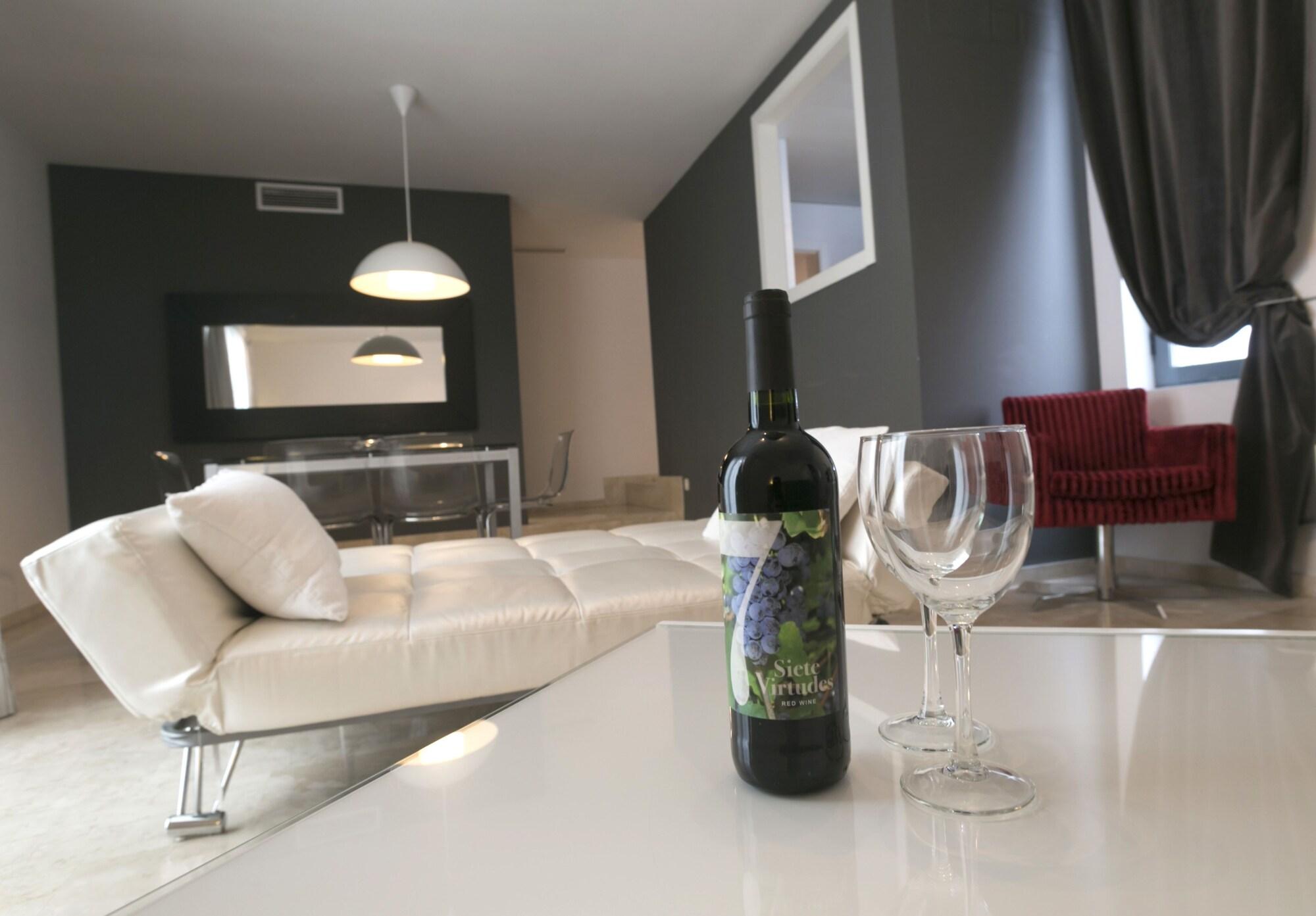 Elvira Aparthotel