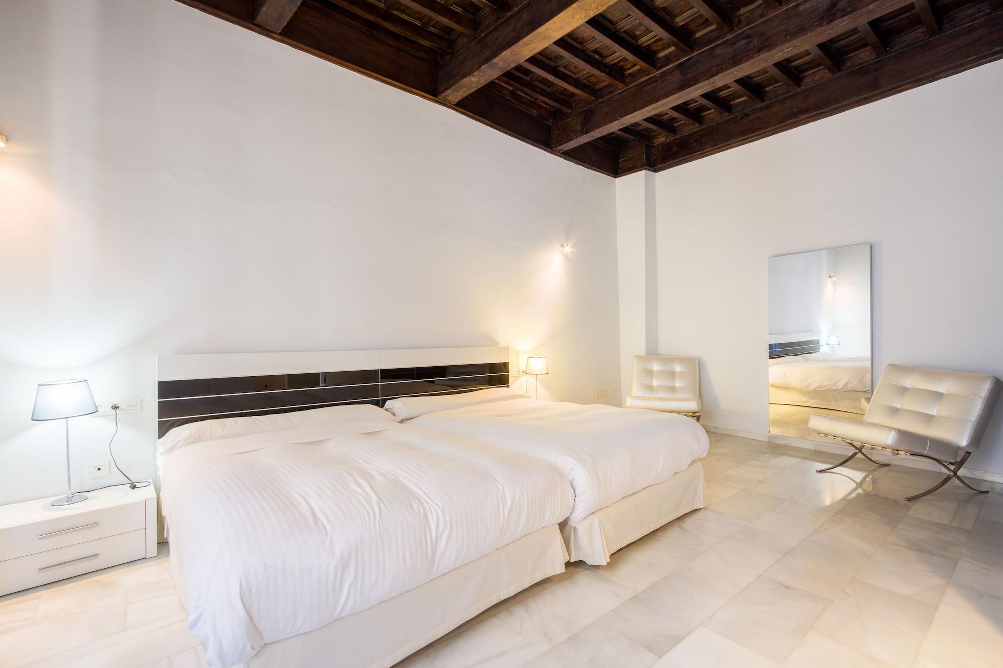 Elvira Aparthotel