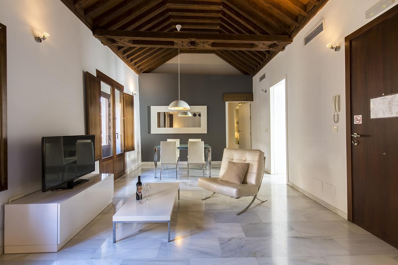 Tuguest Elvira Aparthotel